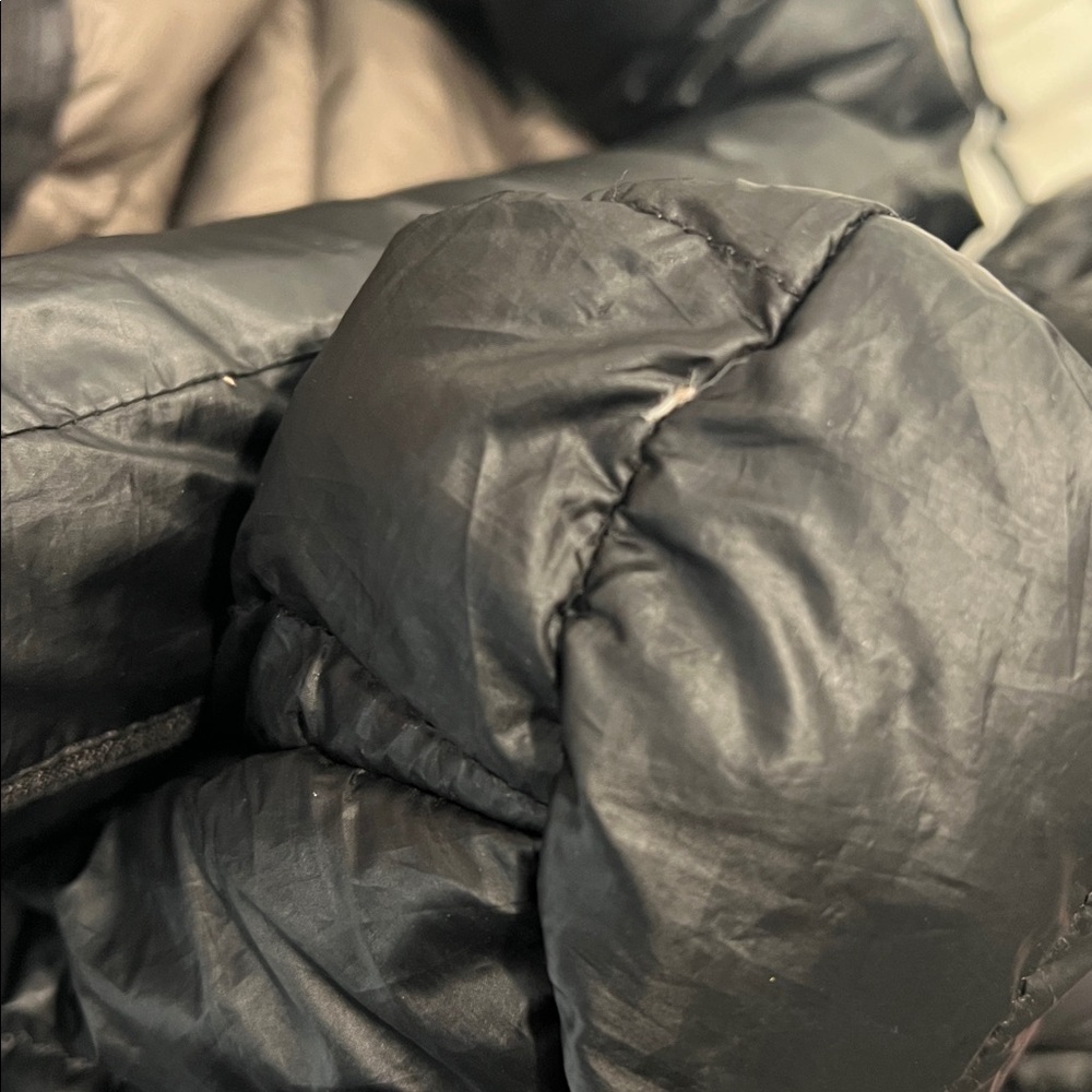 TUMI Pax Black Neck Pillow Puffer Jacket Size M - Picture 12 of 14